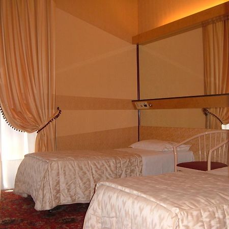 Hotel Roma Cesano Boscone Dış mekan fotoğraf