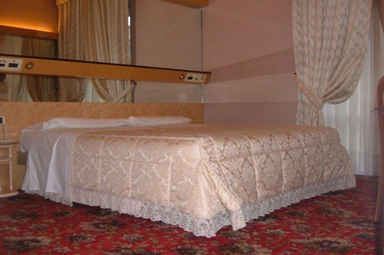 Hotel Roma Cesano Boscone Dış mekan fotoğraf